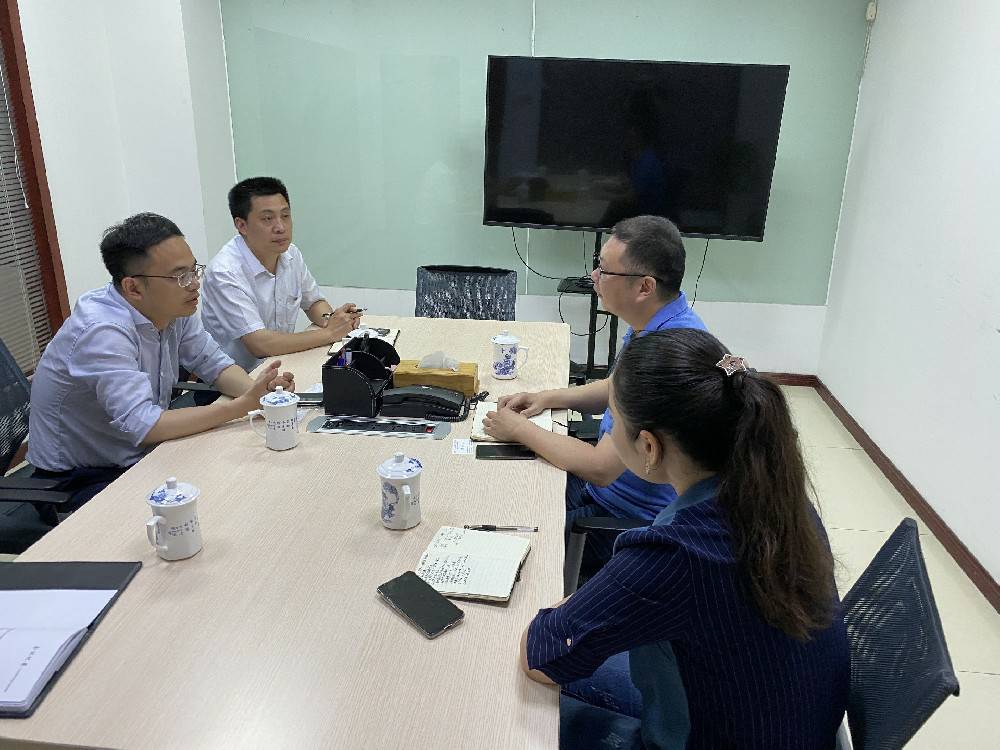 无锡市工信局领导来乐鱼手机官网入口首页-乐鱼leyu(中国)科技开展“三联三解”活动